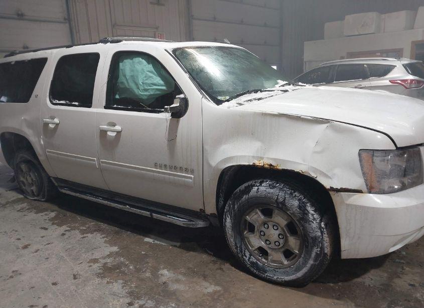 Photo 6 of 2012 Chevrolet Suburban 1500 LT (VIN 1GNSKJE70CR149949)