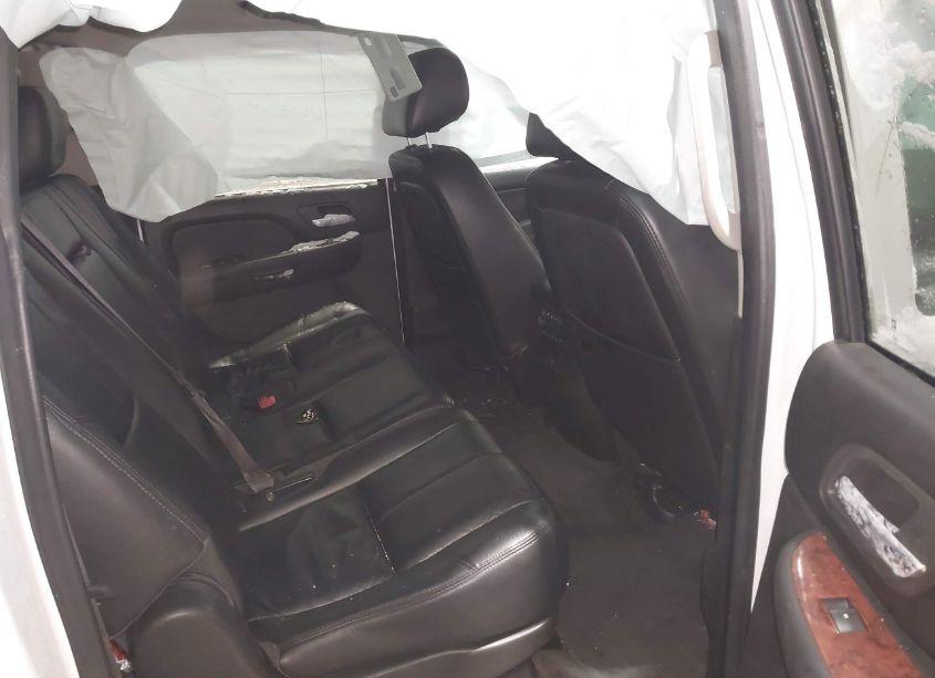 Photo 8 of 2012 Chevrolet Suburban 1500 LT (VIN 1GNSKJE70CR149949)