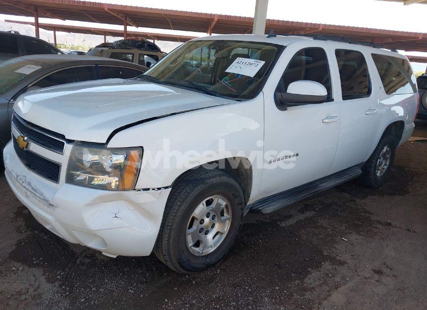 Photo 2 of 2012 Chevrolet Suburban 1500 LT (VIN 1GNSKJE70CR295137)