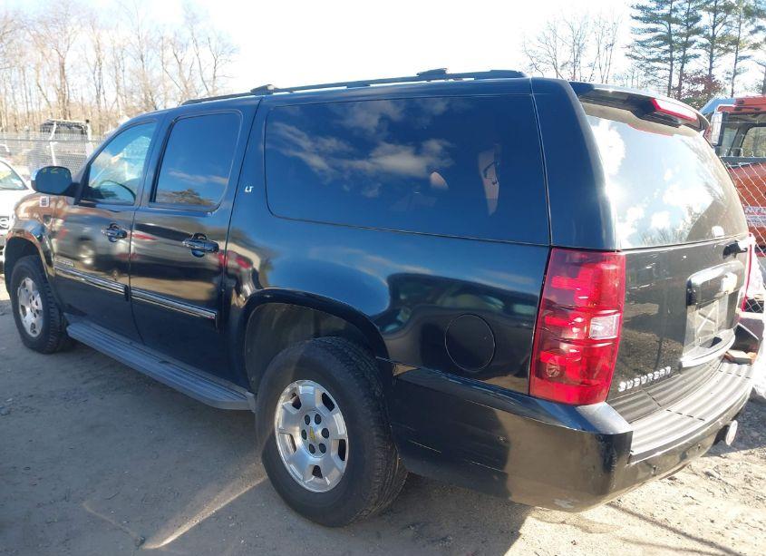 Photo 3 of 2013 Chevrolet Suburban 1500 LT (VIN 1GNSKJE70DR254508)