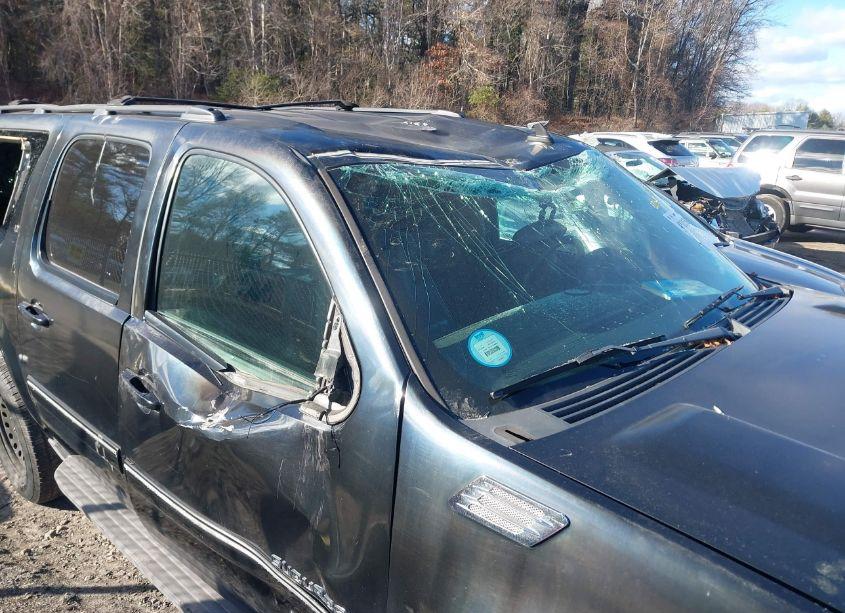 Photo 6 of 2013 Chevrolet Suburban 1500 LT (VIN 1GNSKJE70DR254508)