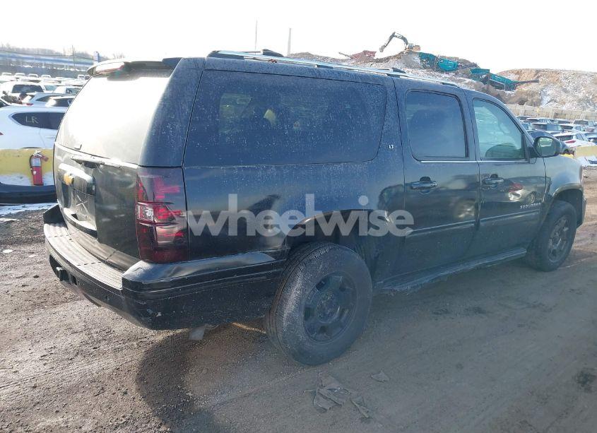 Photo 4 of 2014 Chevrolet Suburban K1500 LT (VIN 1GNSKJE70ER188902)