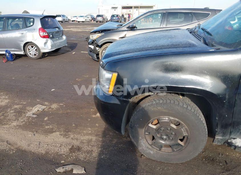 Photo 6 of 2014 Chevrolet Suburban K1500 LT (VIN 1GNSKJE70ER188902)