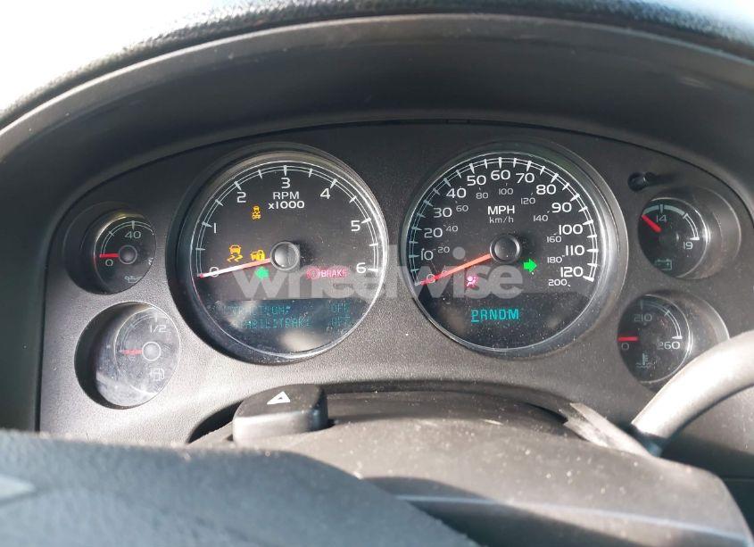 Photo 7 of 2014 Chevrolet Suburban K1500 LT (VIN 1GNSKJE70ER188902)