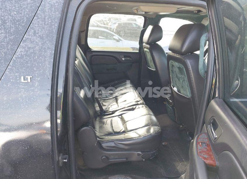 Photo 8 of 2014 Chevrolet Suburban K1500 LT (VIN 1GNSKJE70ER188902)