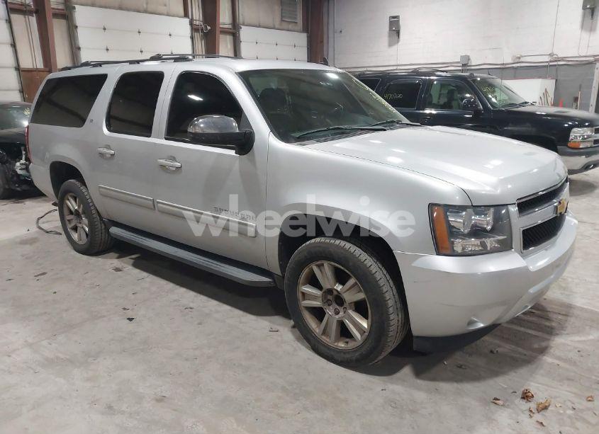 2012 Chevrolet Suburban 1500 LT (VIN 1GNSKJE71CR157090) main photo