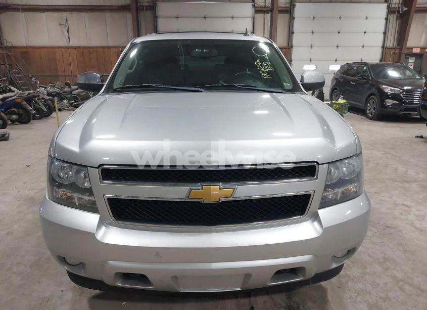 Photo 12 of 2012 Chevrolet Suburban 1500 LT (VIN 1GNSKJE71CR157090)