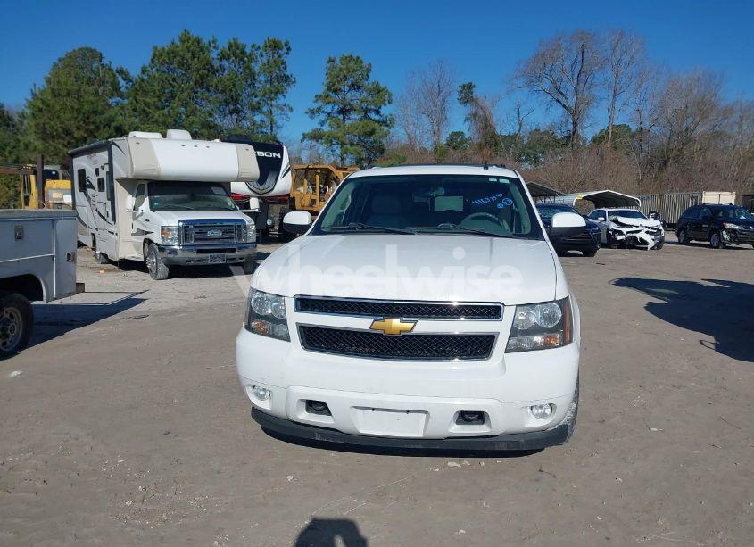 Photo 12 of 2012 Chevrolet Suburban 1500 LT (VIN 1GNSKJE71CR170423)