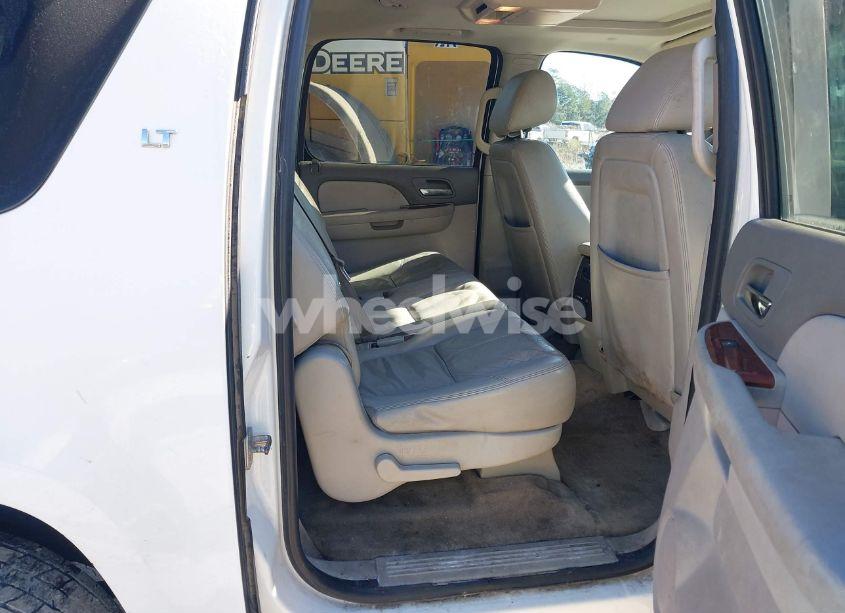 Photo 8 of 2012 Chevrolet Suburban 1500 LT (VIN 1GNSKJE71CR170423)