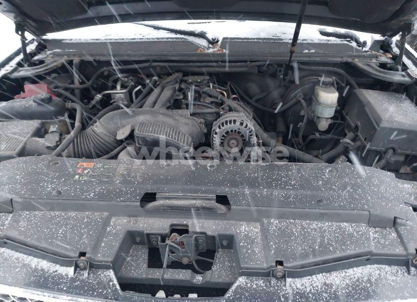 Photo 10 of 2013 Chevrolet Suburban 1500 LT (VIN 1GNSKJE71DR133731)