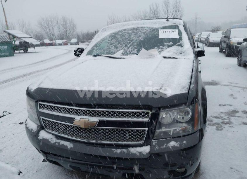 Photo 12 of 2013 Chevrolet Suburban 1500 LT (VIN 1GNSKJE71DR133731)