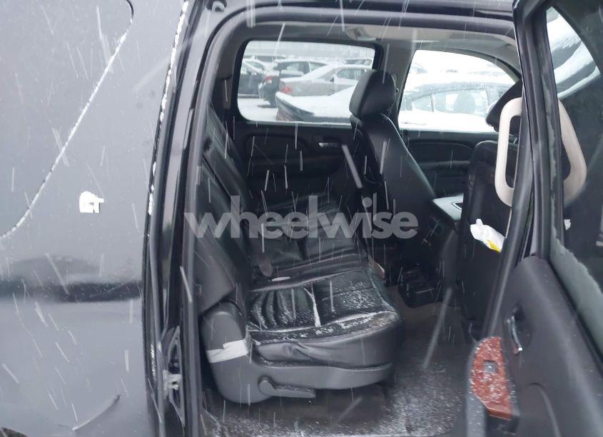 Photo 8 of 2013 Chevrolet Suburban 1500 LT (VIN 1GNSKJE71DR133731)