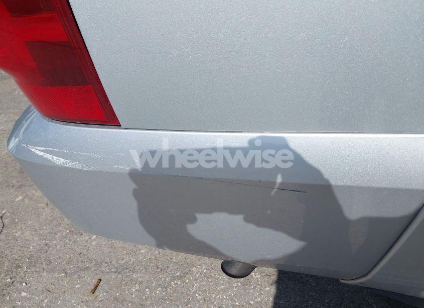 Photo 6 of 2013 Chevrolet Suburban 1500 LT (VIN 1GNSKJE71DR213143)