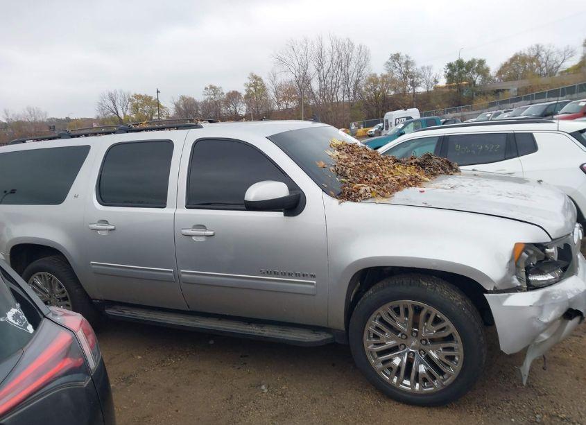 Photo 13 of 2013 Chevrolet Suburban 1500 LT (VIN 1GNSKJE71DR334335)