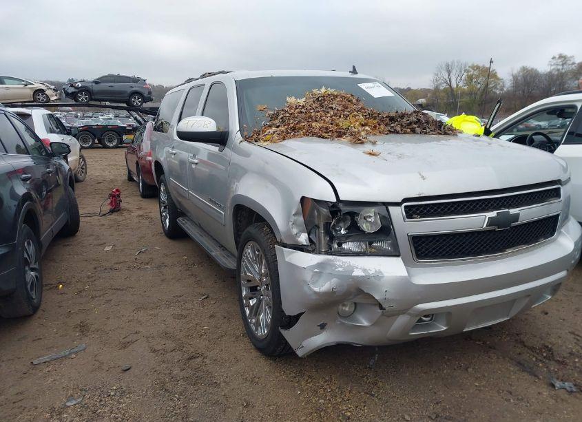 Photo 6 of 2013 Chevrolet Suburban 1500 LT (VIN 1GNSKJE71DR334335)