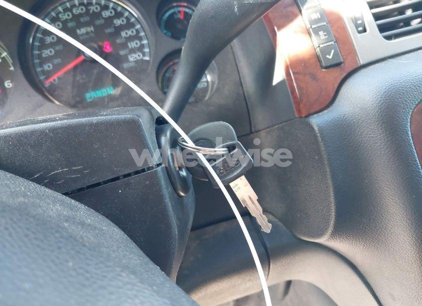 Photo 11 of 2014 Chevrolet Suburban 1500 LT (VIN 1GNSKJE71ER145069)