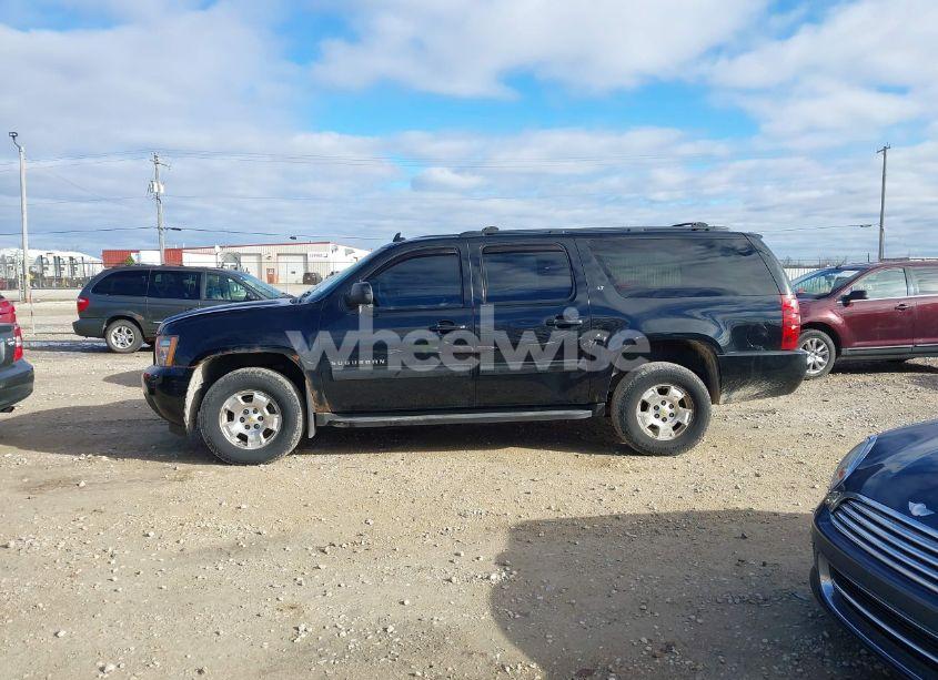 Photo 14 of 2014 Chevrolet Suburban 1500 LT (VIN 1GNSKJE71ER232700)