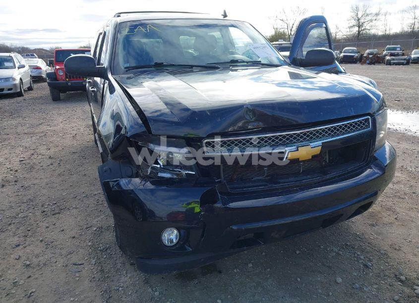 Photo 6 of 2014 Chevrolet Suburban 1500 LT (VIN 1GNSKJE71ER232700)