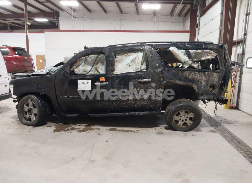 Photo 13 of 2012 Chevrolet Suburban 1500 LT (VIN 1GNSKJE72CR153842)