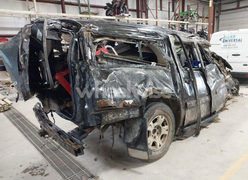 Photo 4 of 2012 Chevrolet Suburban 1500 LT (VIN 1GNSKJE72CR153842)