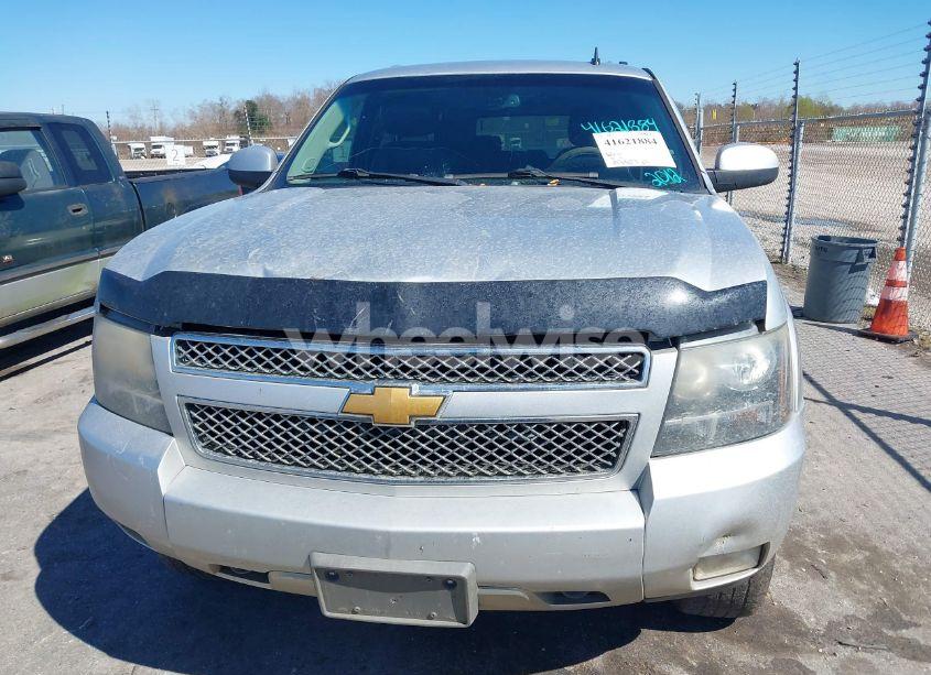 Photo 12 of 2012 Chevrolet Suburban 1500 LT (VIN 1GNSKJE72CR181012)