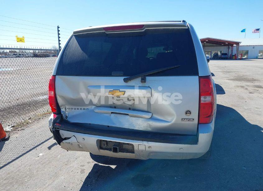 Photo 16 of 2012 Chevrolet Suburban 1500 LT (VIN 1GNSKJE72CR181012)