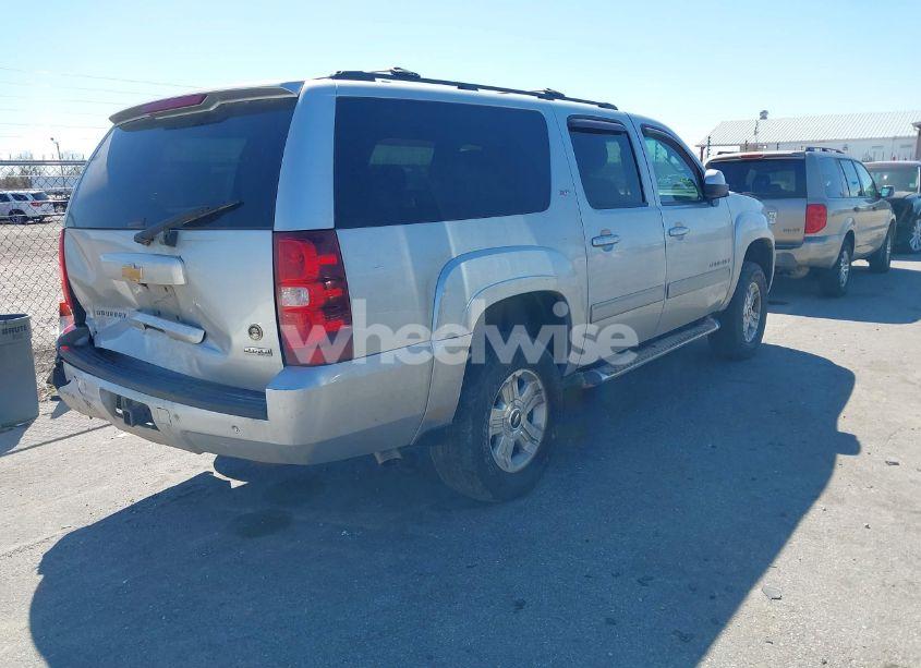 Photo 4 of 2012 Chevrolet Suburban 1500 LT (VIN 1GNSKJE72CR181012)