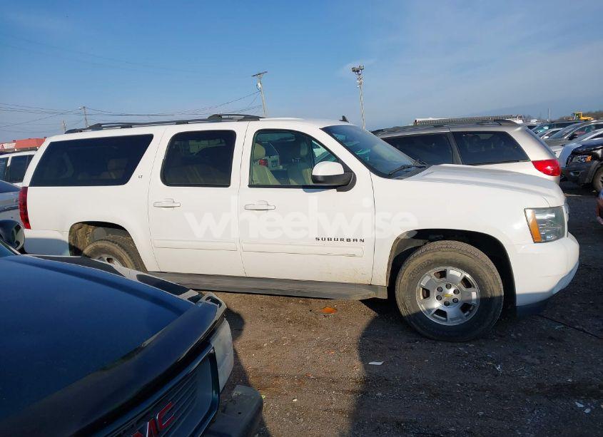 Photo 13 of 2012 Chevrolet Suburban LT (VIN 1GNSKJE72CR195816)