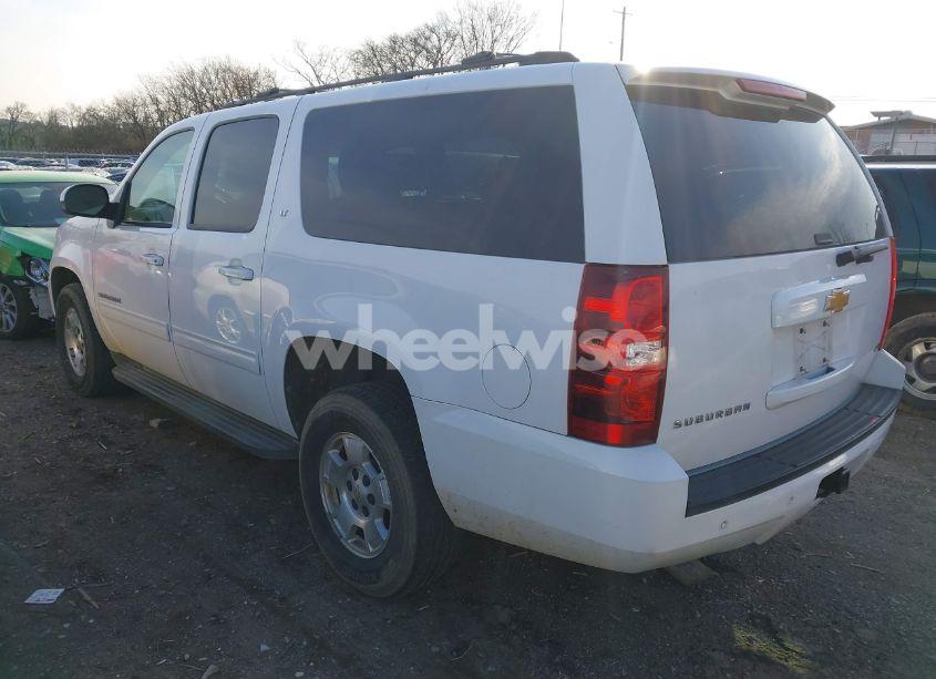 Photo 3 of 2012 Chevrolet Suburban LT (VIN 1GNSKJE72CR195816)