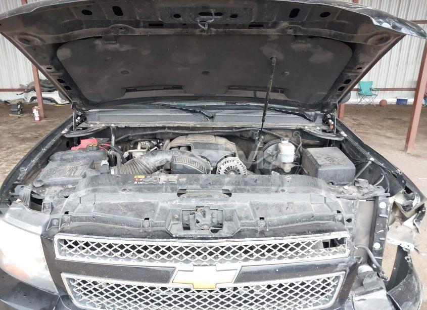 Photo 10 of 2012 Chevrolet Suburban 1500 LT (VIN 1GNSKJE72CR278632)