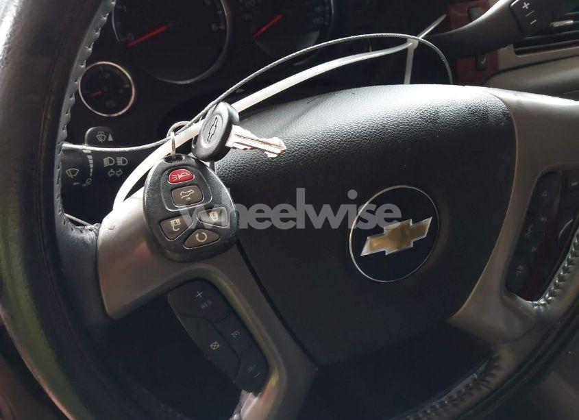 Photo 11 of 2012 Chevrolet Suburban 1500 LT (VIN 1GNSKJE72CR278632)