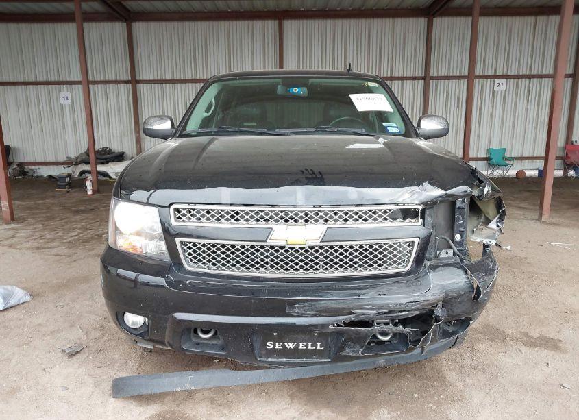 Photo 12 of 2012 Chevrolet Suburban 1500 LT (VIN 1GNSKJE72CR278632)