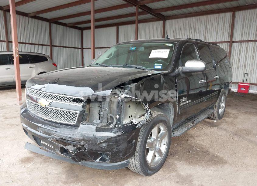 Photo 2 of 2012 Chevrolet Suburban 1500 LT (VIN 1GNSKJE72CR278632)