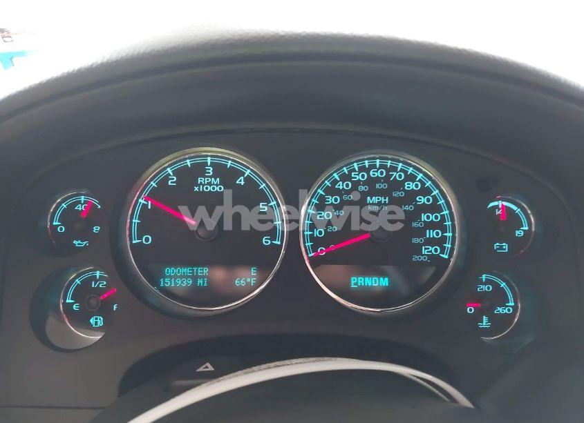 Photo 7 of 2012 Chevrolet Suburban 1500 LT (VIN 1GNSKJE72CR278632)