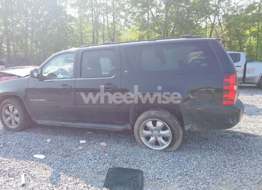 Photo 14 of 2013 Chevrolet Suburban 1500 LT (VIN 1GNSKJE72DR133799)