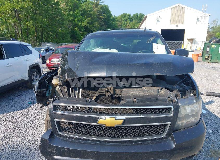 Photo 6 of 2013 Chevrolet Suburban 1500 LT (VIN 1GNSKJE72DR133799)