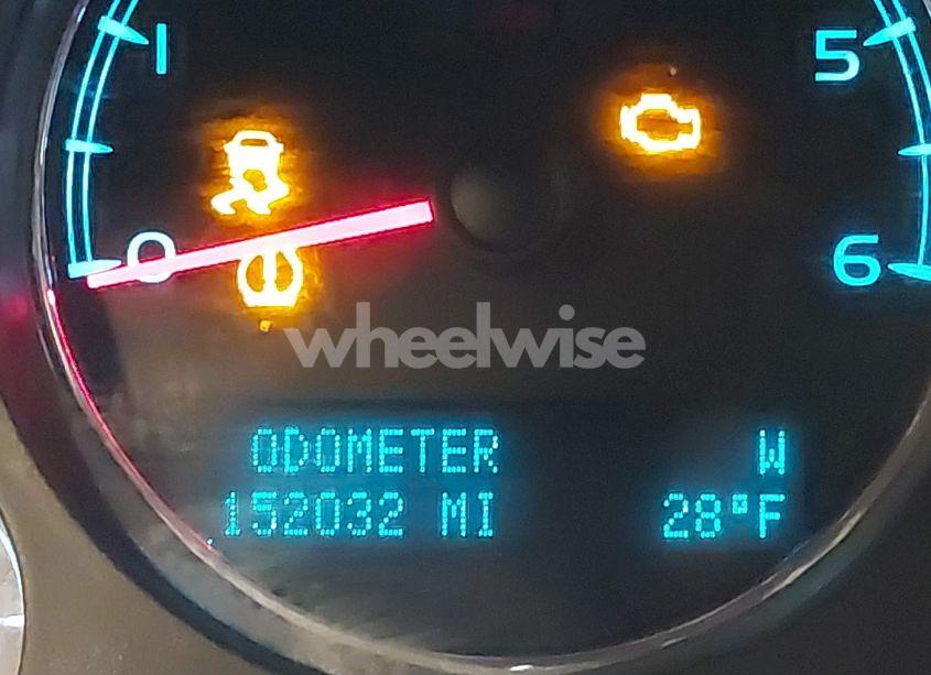 Photo 15 of 2013 Chevrolet Suburban 1500 LT (VIN 1GNSKJE72DR334022)