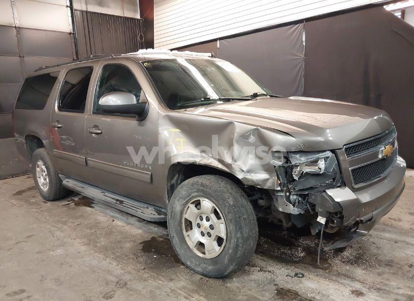 Photo 6 of 2013 Chevrolet Suburban 1500 LT (VIN 1GNSKJE72DR334022)