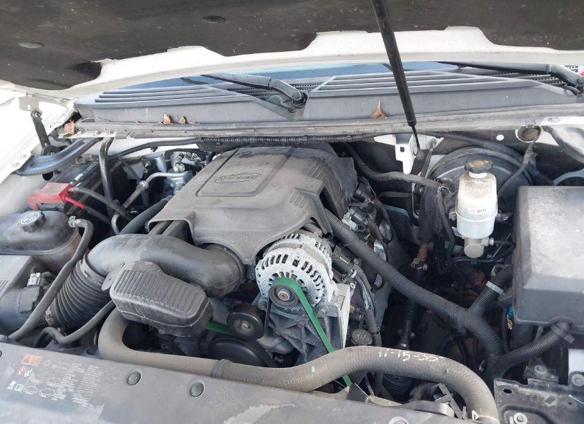 Photo 10 of 2013 Chevrolet Suburban 1500 LT (VIN 1GNSKJE72DR354013)