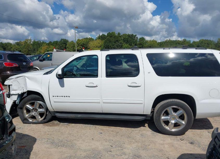 Photo 14 of 2013 Chevrolet Suburban 1500 LT (VIN 1GNSKJE72DR354013)