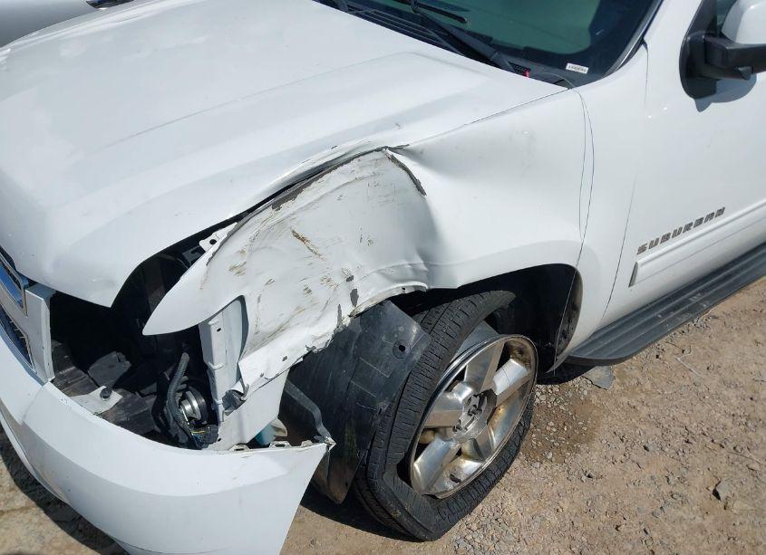 Photo 6 of 2013 Chevrolet Suburban 1500 LT (VIN 1GNSKJE72DR354013)