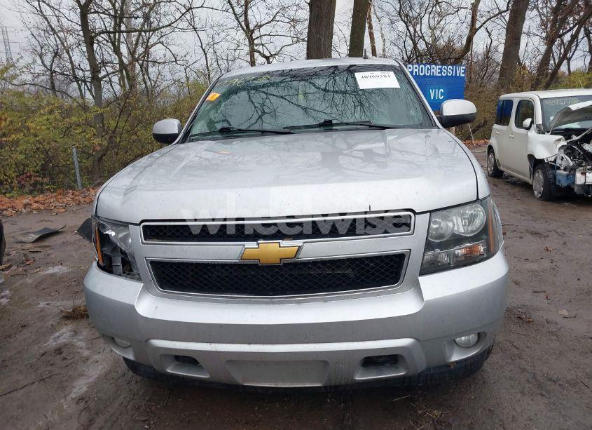 Photo 13 of 2014 Chevrolet Suburban 1500 LT (VIN 1GNSKJE72ER201925)