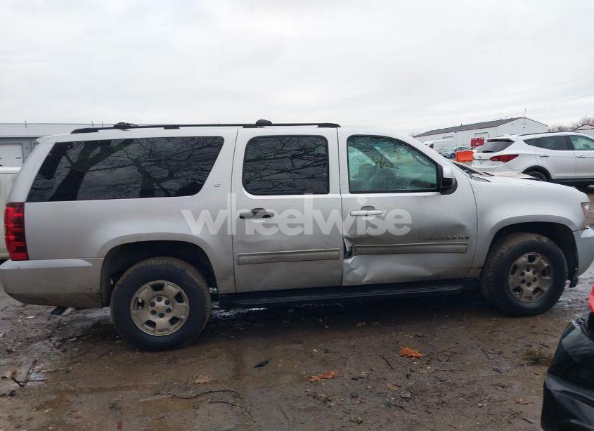 Photo 14 of 2014 Chevrolet Suburban 1500 LT (VIN 1GNSKJE72ER201925)