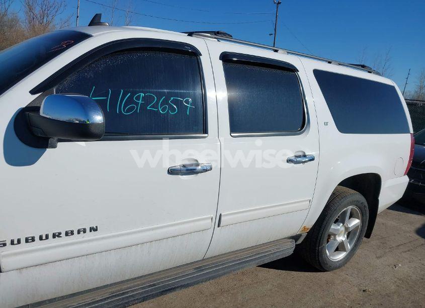 Photo 14 of 2012 Chevrolet Suburban 1500 LT (VIN 1GNSKJE73CR126813)
