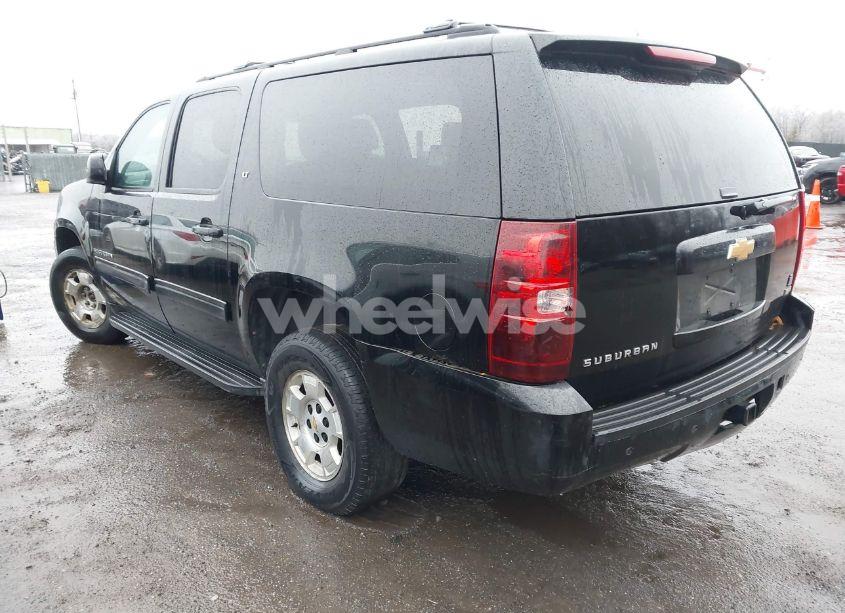 Photo 3 of 2012 Chevrolet Suburban 1500 LT (VIN 1GNSKJE73CR196473)