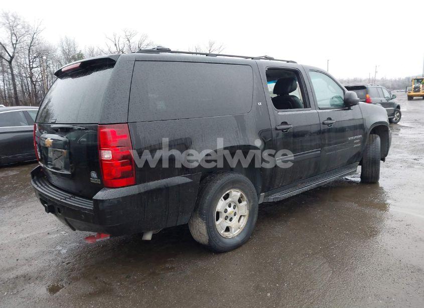 Photo 4 of 2012 Chevrolet Suburban 1500 LT (VIN 1GNSKJE73CR196473)