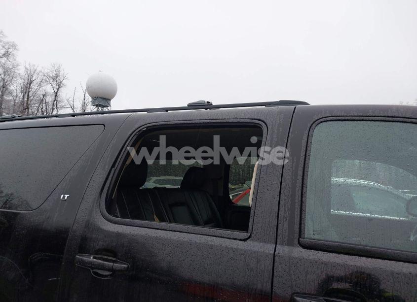 Photo 6 of 2012 Chevrolet Suburban 1500 LT (VIN 1GNSKJE73CR196473)