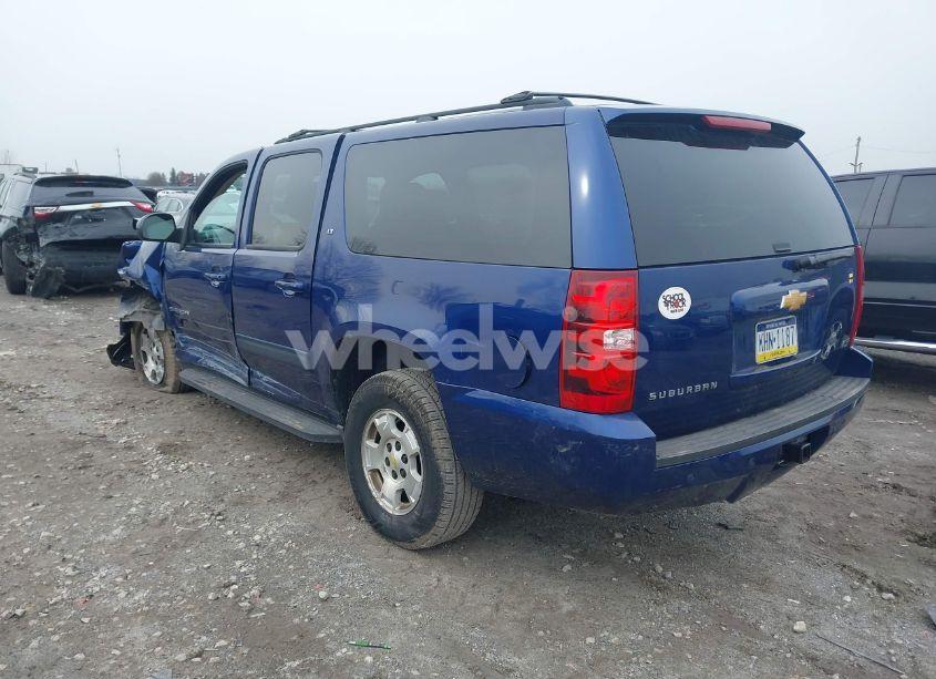 Photo 3 of 2012 Chevrolet Suburban 1500 LT (VIN 1GNSKJE73CR207049)
