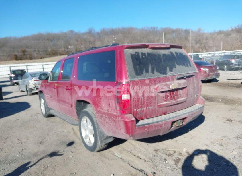 Photo 3 of 2012 Chevrolet Suburban 1500 LT (VIN 1GNSKJE73CR303943)