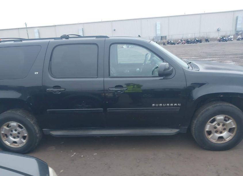 Photo 13 of 2013 Chevrolet Suburban 1500 LT (VIN 1GNSKJE73DR189430)